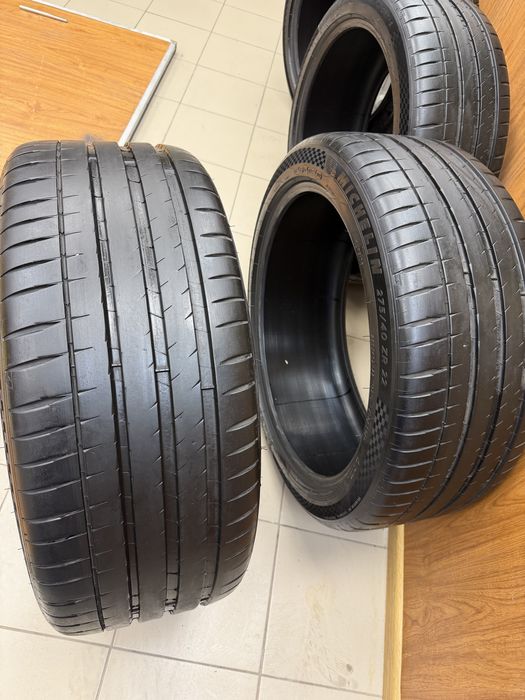 275/40/22 Michelin Pilot Sport 4