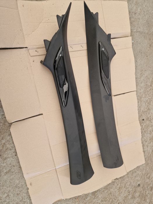 Slupek A toyota Chr Jbl . Bdb .