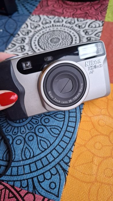 Máquina fotográfica Zoom 600 AF