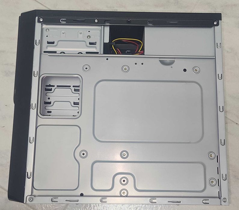 Old PC without hard drive.442109811166423044