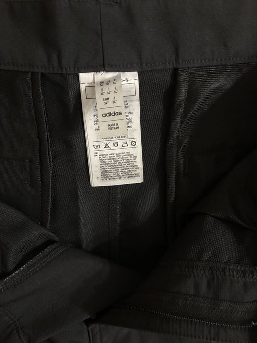 Чоловічі оригінальні шорти Adidas