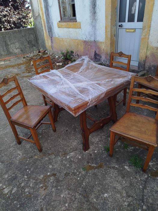 Mesa antiga extensível
