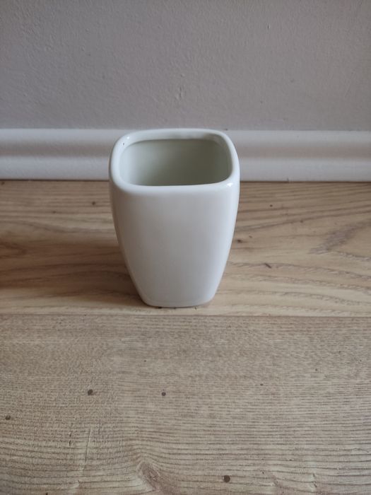 Naczynie na szczoteczki do zębów