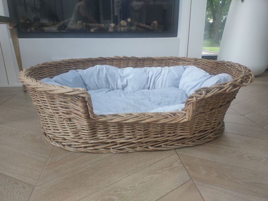 Duże legowisko dla psa z nową poduszką 93 cm