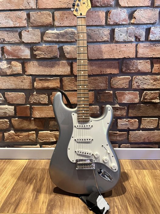 Fender Player Stratocaster PF Silver – stan bardzo dobry