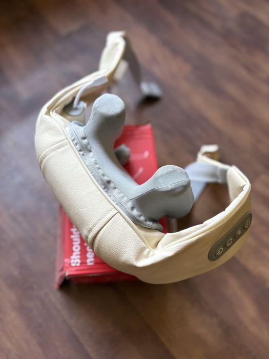 Масажер для спини і шиі