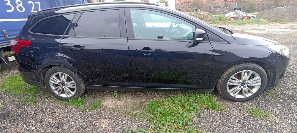 ćwiartka tył tylna błotnik ford focus mk3 lak fb