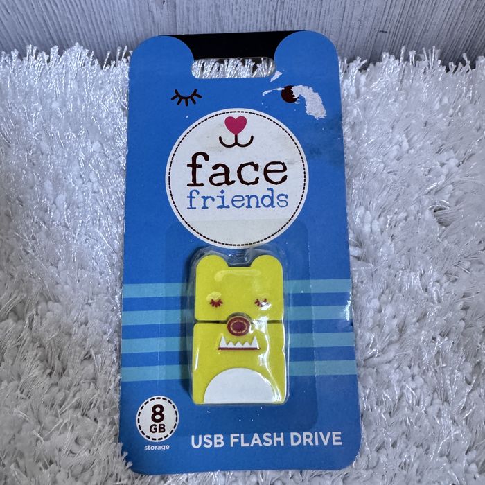 Pendrive 8 GB Face Friends