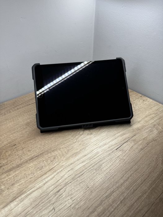 Ipad pro 32GB ios 18.3 tablet UAG futeral obudowa