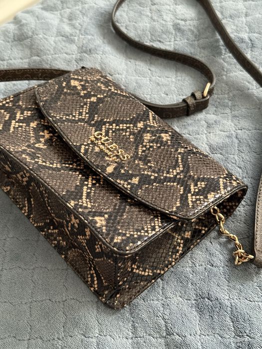 Кожанная сумка Guess