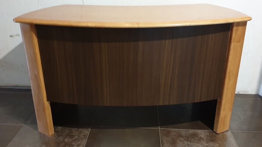 Письменный деревянный стол+ кресло детское