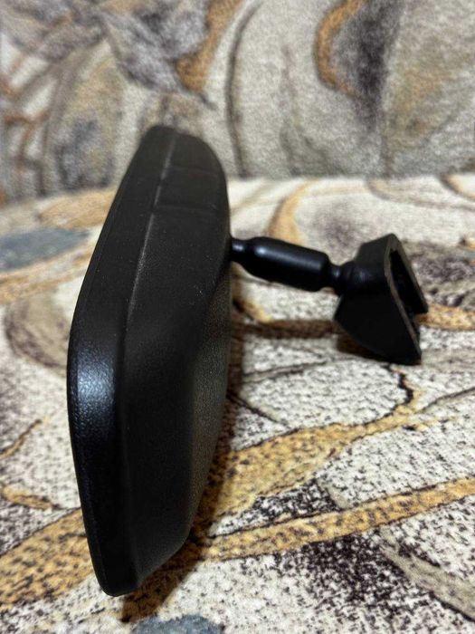 Дзеркало заднього виду (салонне)