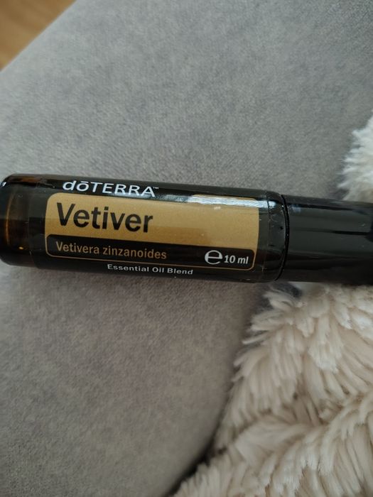 Olejek roll on Vetiver 10 ml dōTERRA nowy