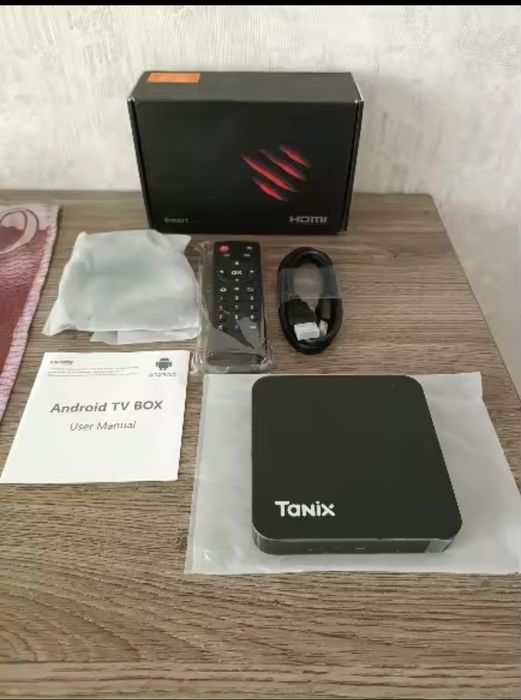 Android TV приставка Tanix w2 4/32 новая