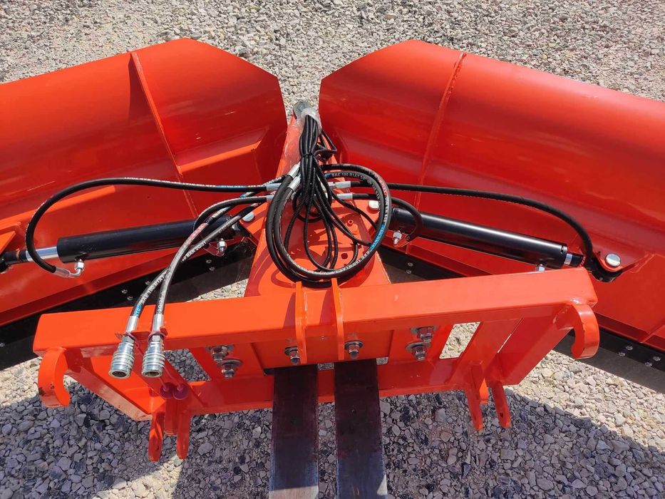 Nowy masywny pług do śniegu strzałka składany 2,6/3,0m DOSTAWA