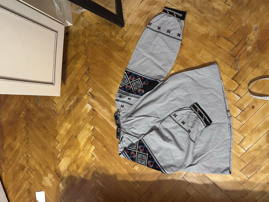 НОВА Жіноча вишиванка сіра з чорним| розмір S|mex 26