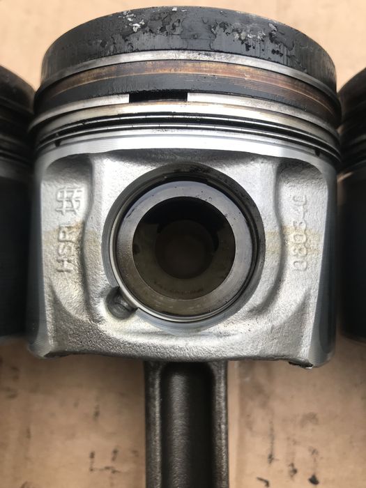 Поршень з шатуном Renault  080340 R9M