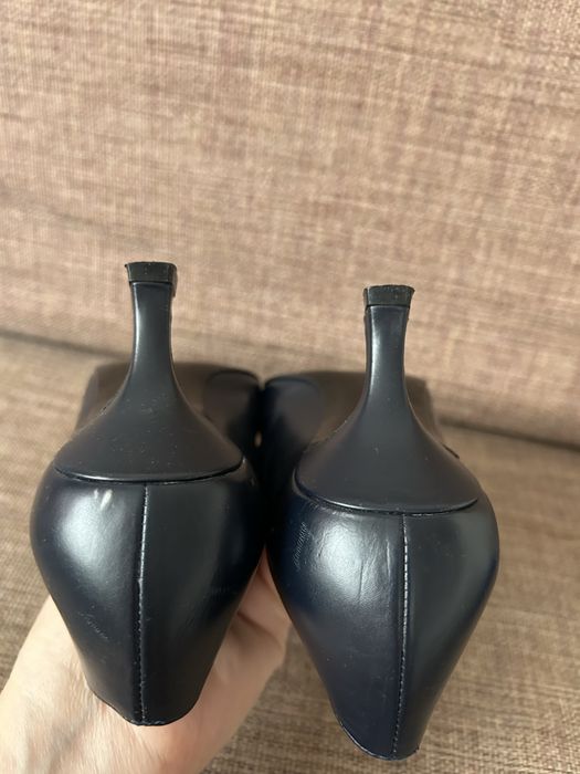 Salvatore Ferragamo шкіряні туфлі човники 36 р уст див