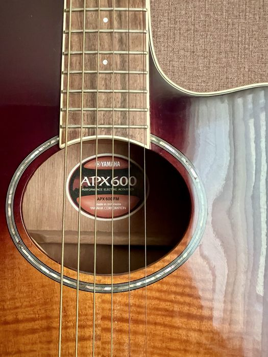 Акустическа гитара Yamaha apx 600 FM