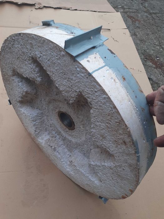 kamień ruchomy śrutownika fi 50cm