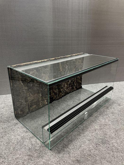 Terrarium 60x30x30 ścianka/tło