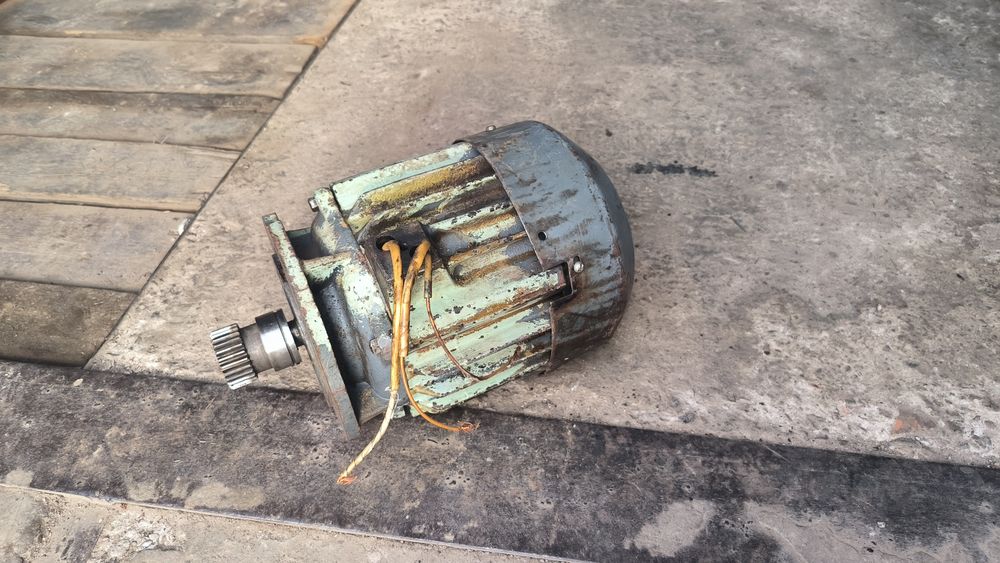 Электромотор на фрезерный  станок 6м12