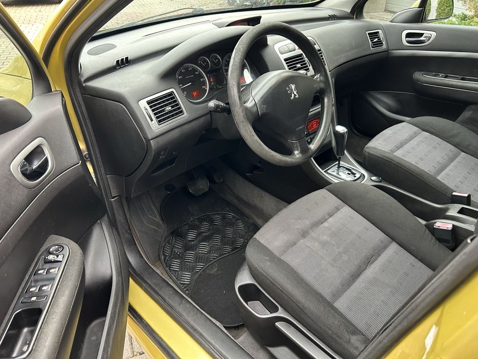 1.6 Benzyna 109KM AUTOMAT Kombi 7-osobowy Zarejestrowany