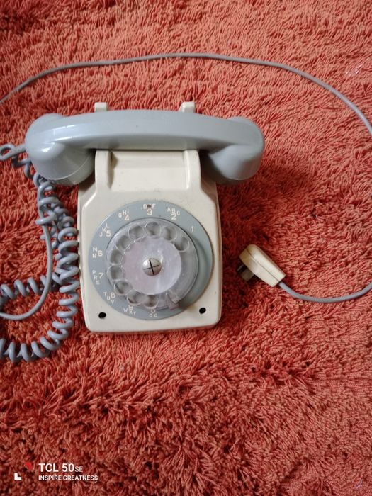 Telefone muito antigo. 20€ retirar na lameira Celorico de basto