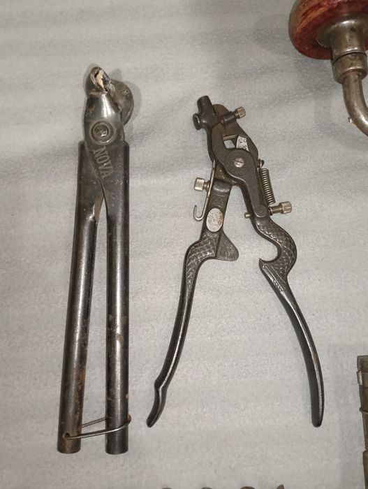 Stare narzędzia stolarskie z PRL