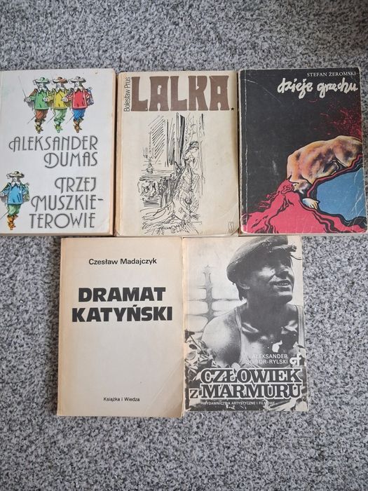 Zestaw starych książek