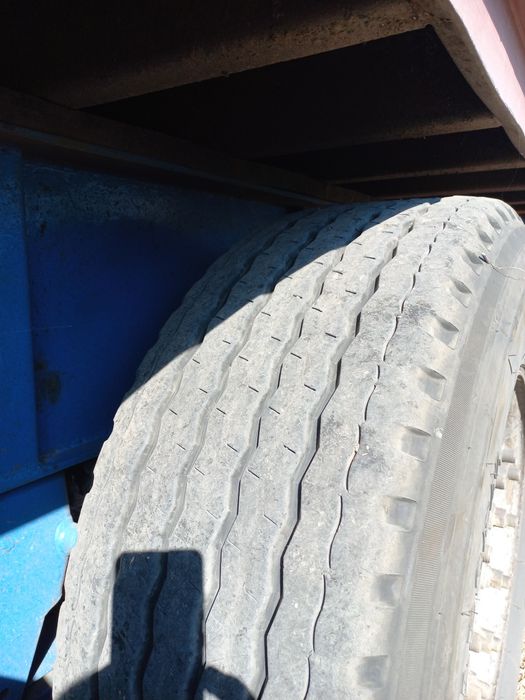 Напів-причіп контейнеровоз