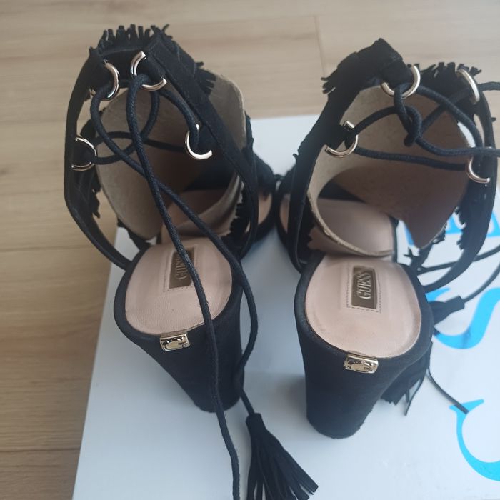 Guess piękne buty roz.40