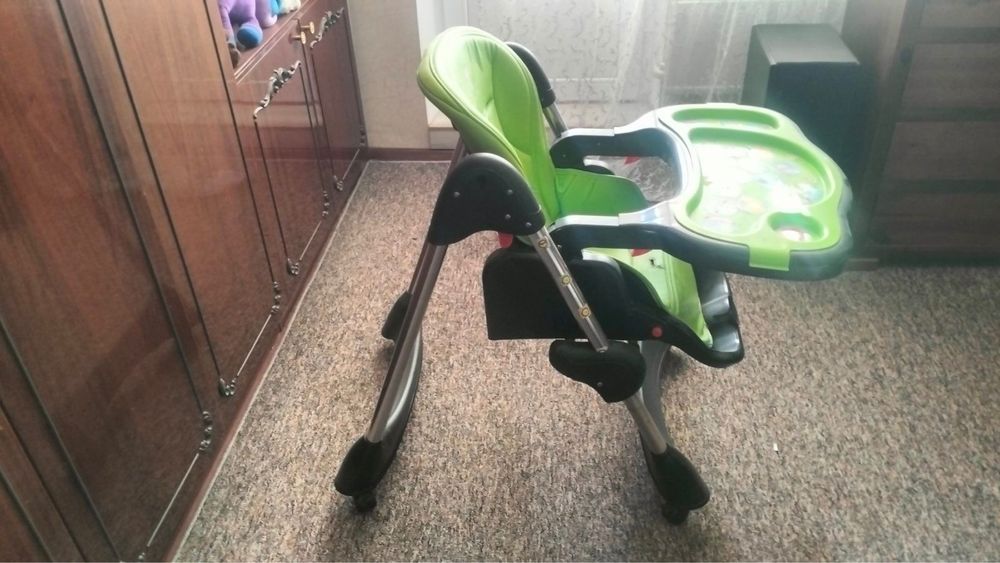 Стільчик для годування дитячий / стільчик для годування