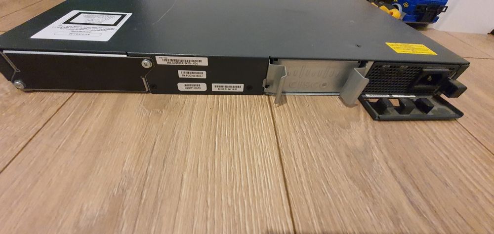 Switch WS-C2960XR-24TS-I