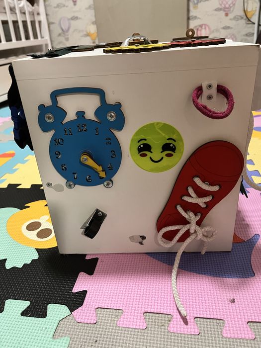 Б/У Бізікуб 25*25 см для хлопчика