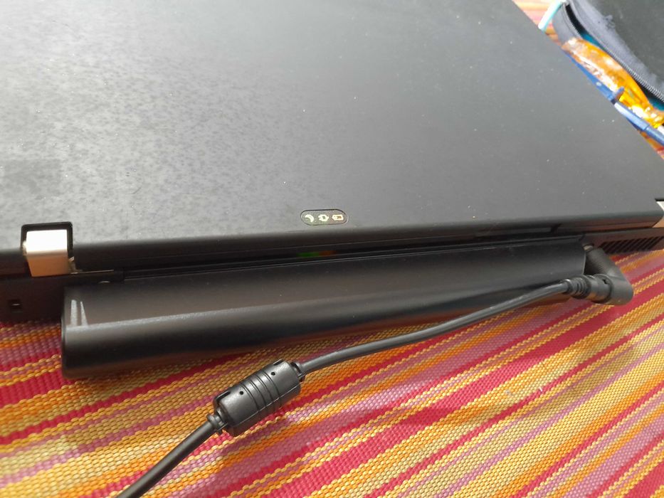 portatil lenovo thinkpad r400 i3 como novo 4g de ram ssd 140g