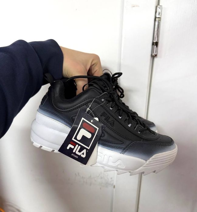 Снікери Fila Disruptor Wmn фила поставка обувь пума олимпийка лонсдейл кепка обей бейсболка obey панама jnco зипка wu tang хип хоп мастерка адидас og