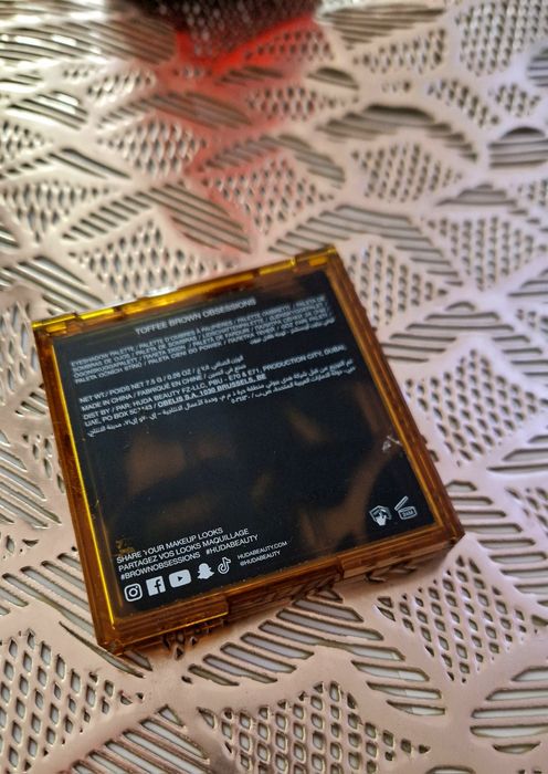 Paleta paletka cieni huda beauty toffee brown