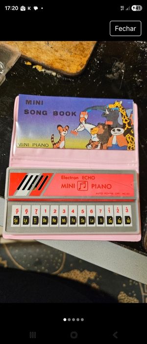 Mini piano vintage.