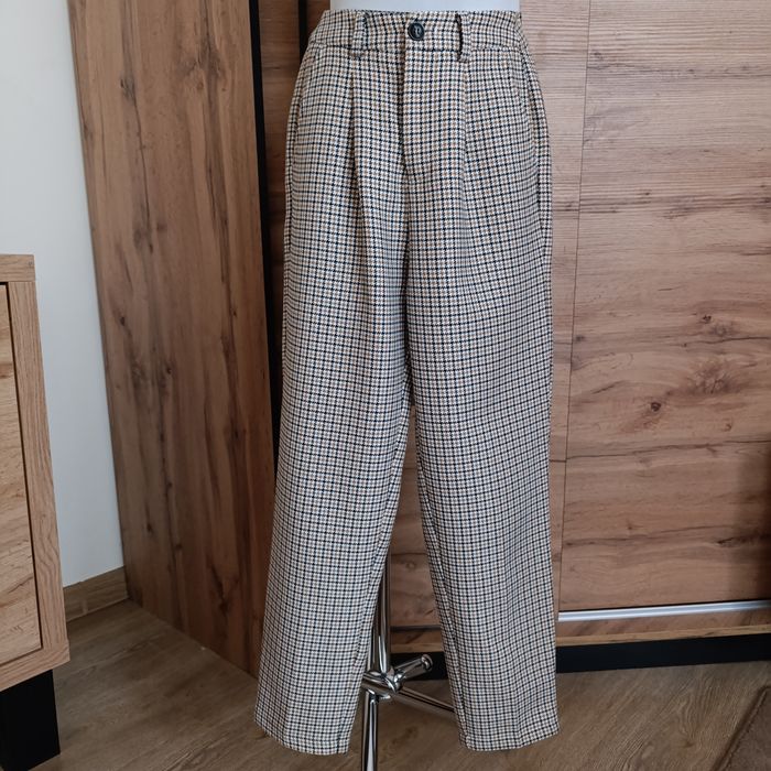 Spodnie garniturowe z wysokim stanem, ciepłe 32/34 Amisu