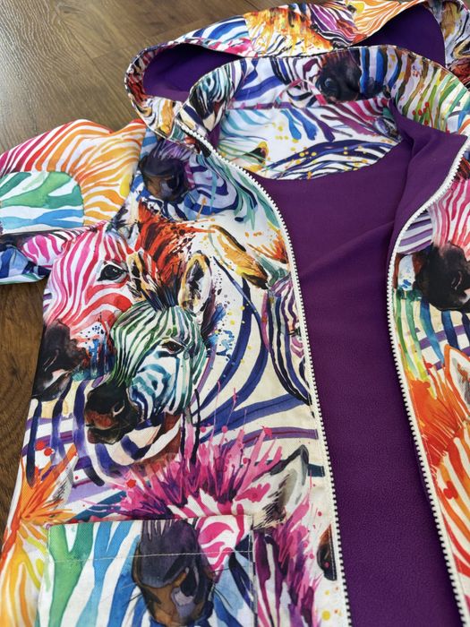 Курточка-дощовик для дівчинки на 7-9 років