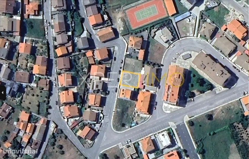 Terreno 300m² com Vista para o Castelo de Bragança