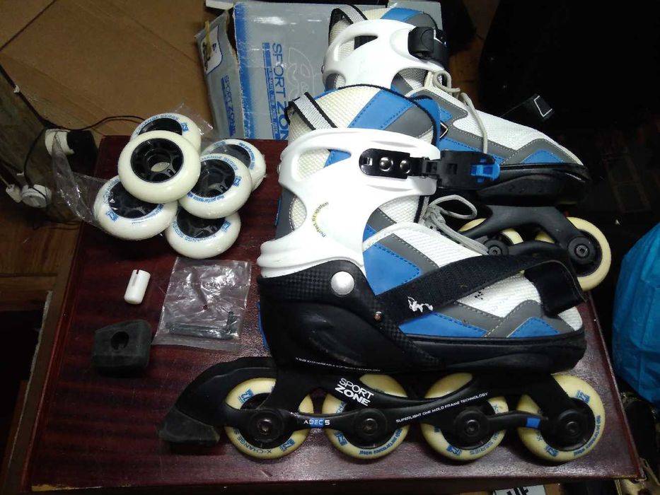 Inline skates with replaceable wheels438276713140736000