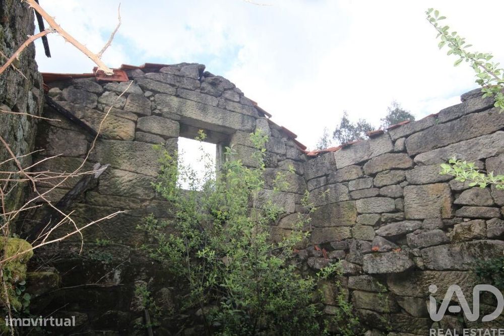 Casa rústica em Cambra e Carvalhal de Vermilhas de 3971 m2