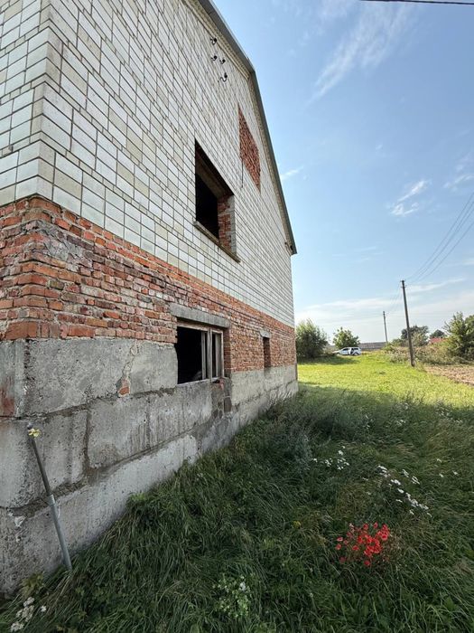 Продаж будинку + земельна ділянка біля Жовкви