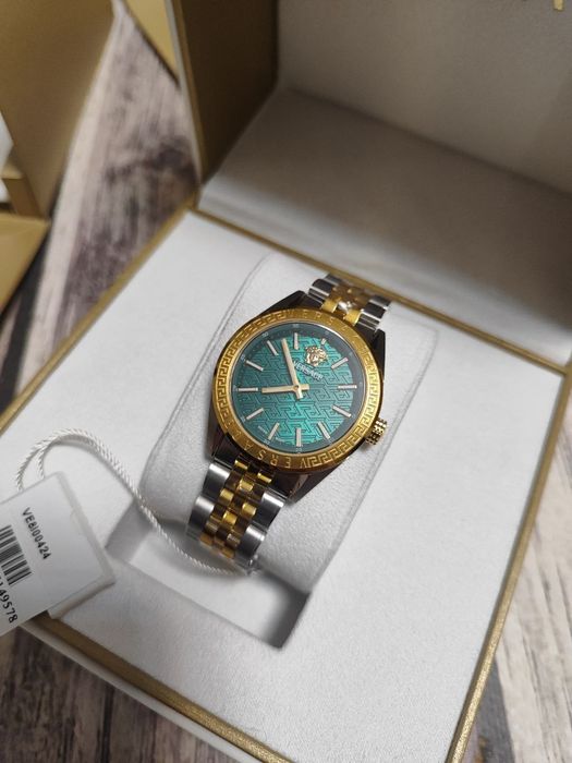 Годинник Versace VE8100424 Оригінал