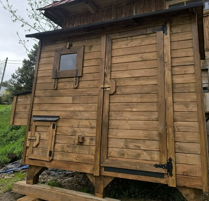 kurnik drewniany
długość: 200 cm
szerokość: 130 cm
wysokość: 230 cm
Kurnik wykon