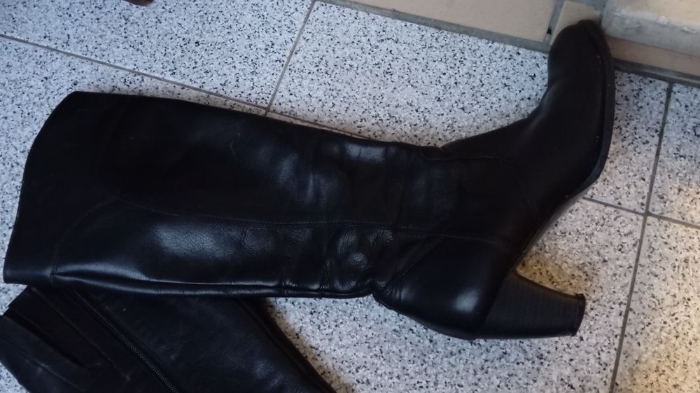Botas pretas tamanho 36
