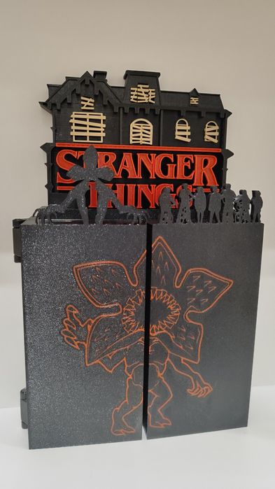 Поличка для фігурок Stranger Things Дивні дива