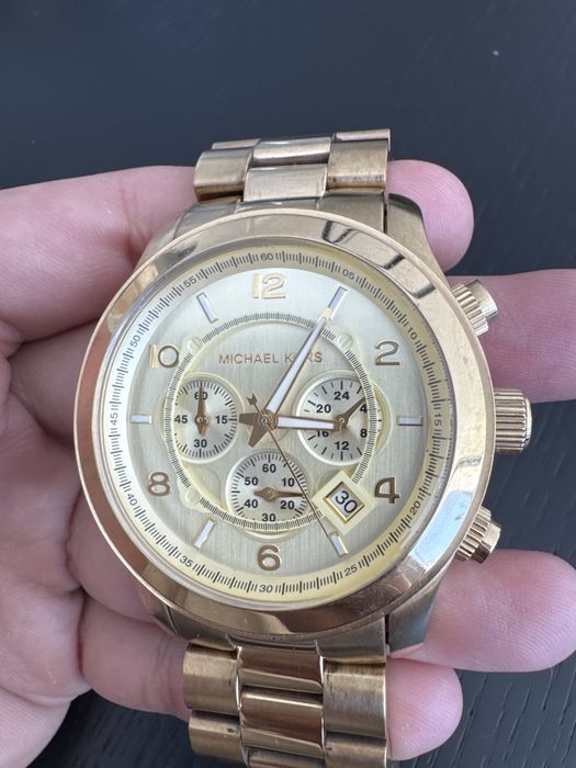 Relógio dourado Michael Kors